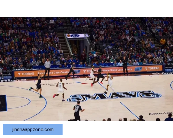 NBA东西部前十揭晓 雄鹿领衔榜首争夺激烈 十支球队无缘季后赛